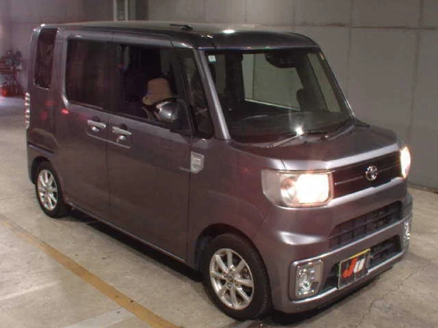 Toyota Pixis Mega LA700A 2021